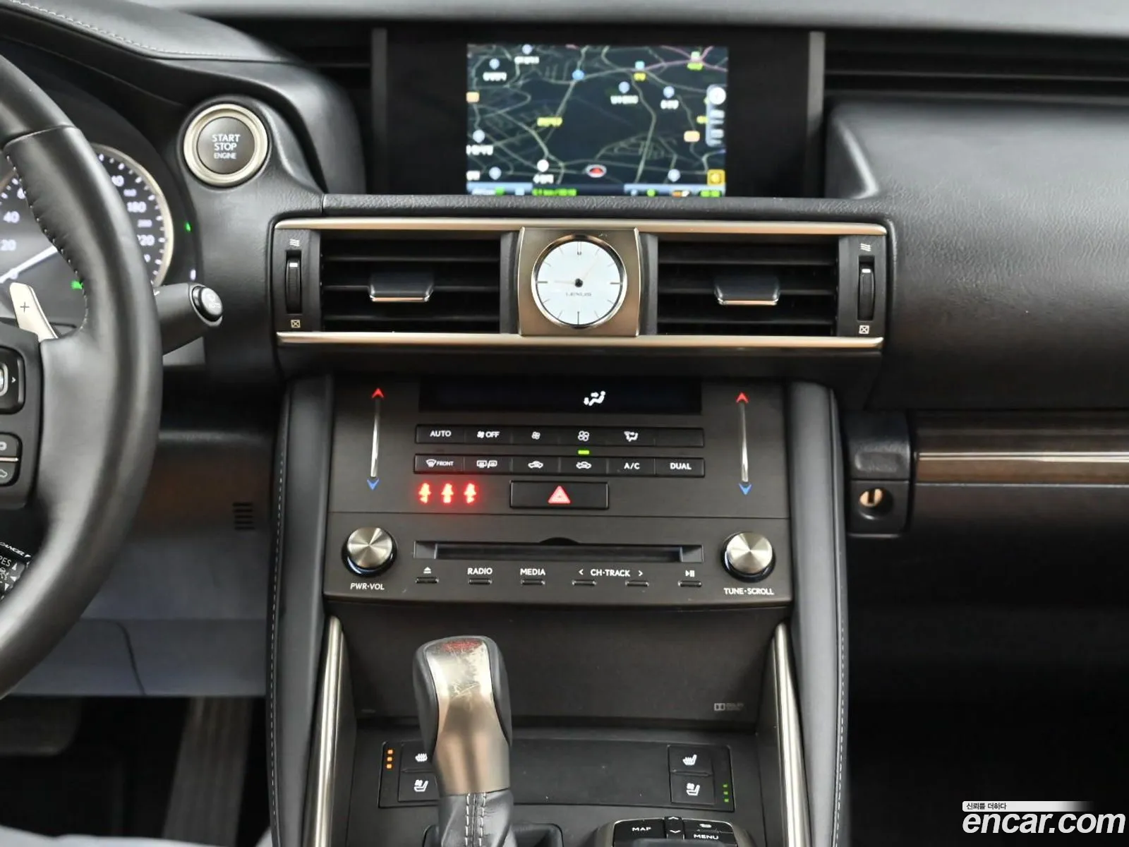 Lexus IS300 2019 JTHBA5D22K5094949 — 38