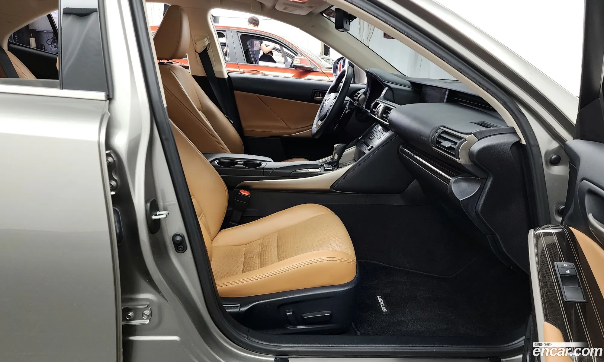 Lexus IS300 2019 JTHBA5D22K5094949 — 33