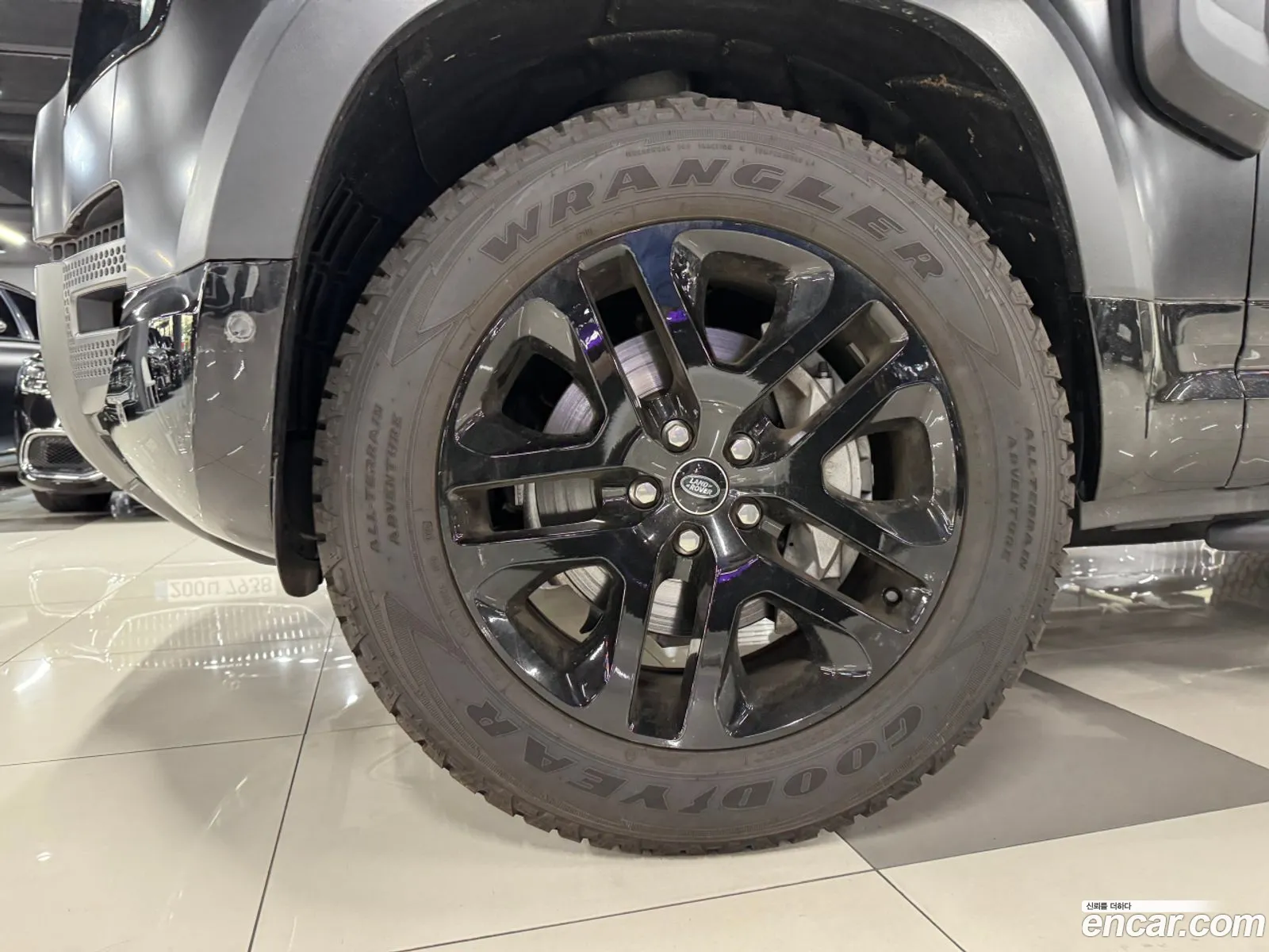 Land Rover Defender 2024 — 7