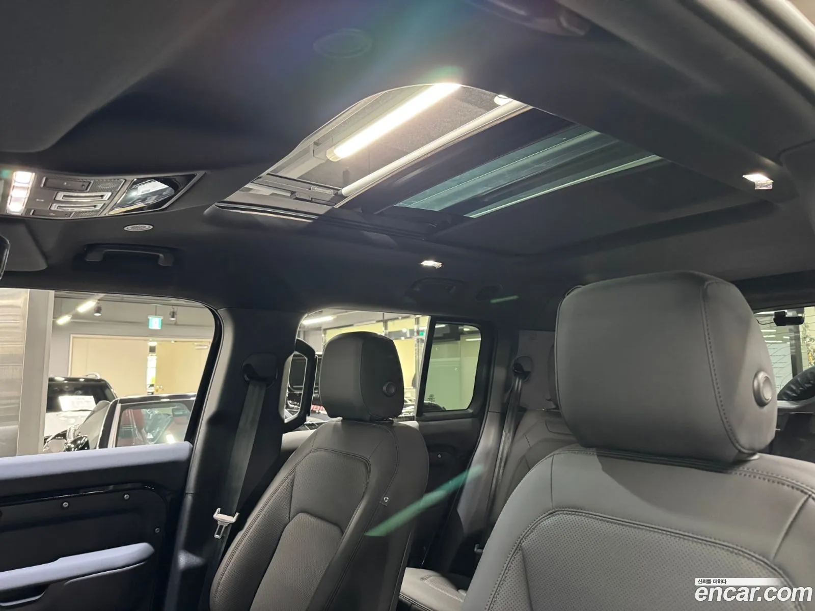 Land Rover Defender 2024 — 18