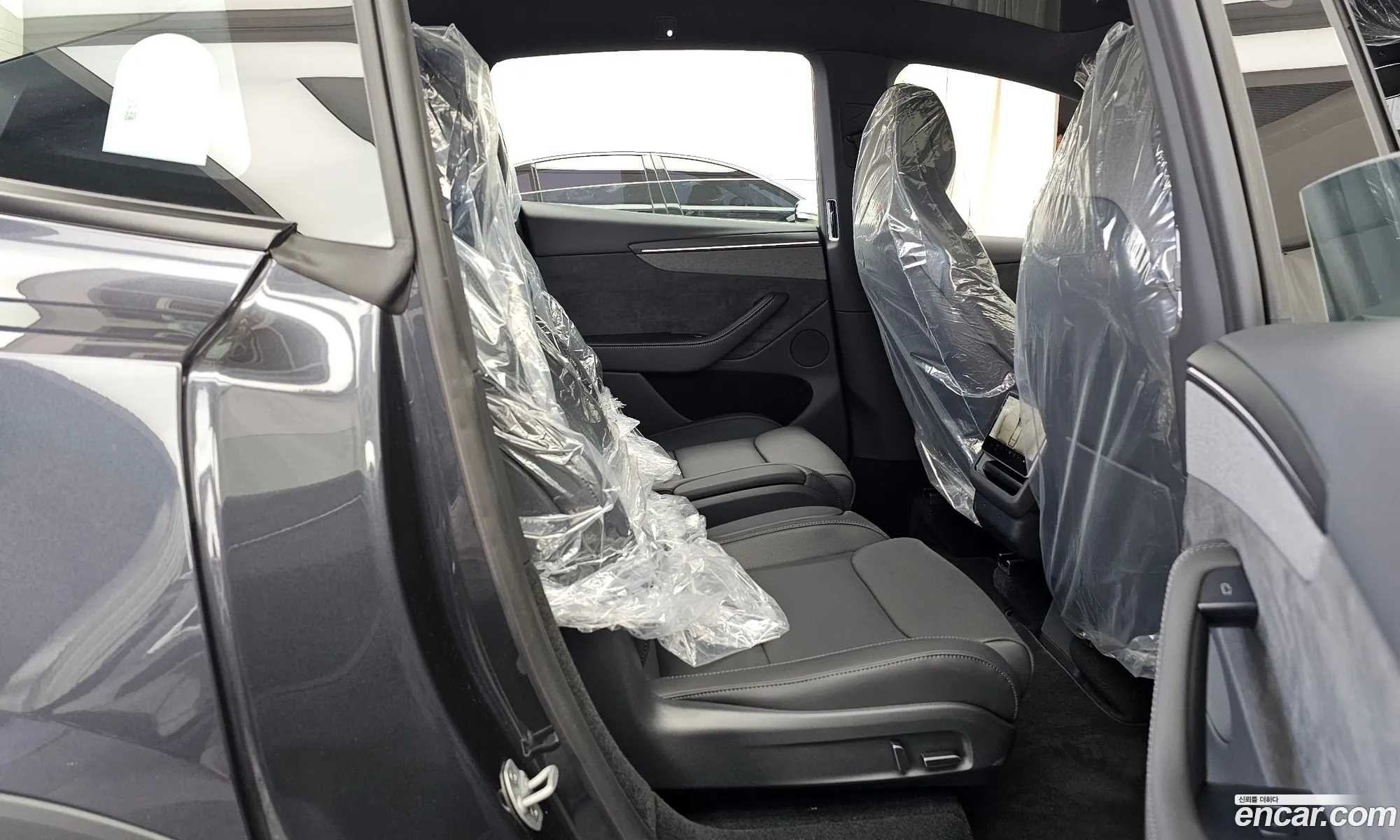 Tesla Model Y 2026 LPWYGCEK4TC683363 — 32