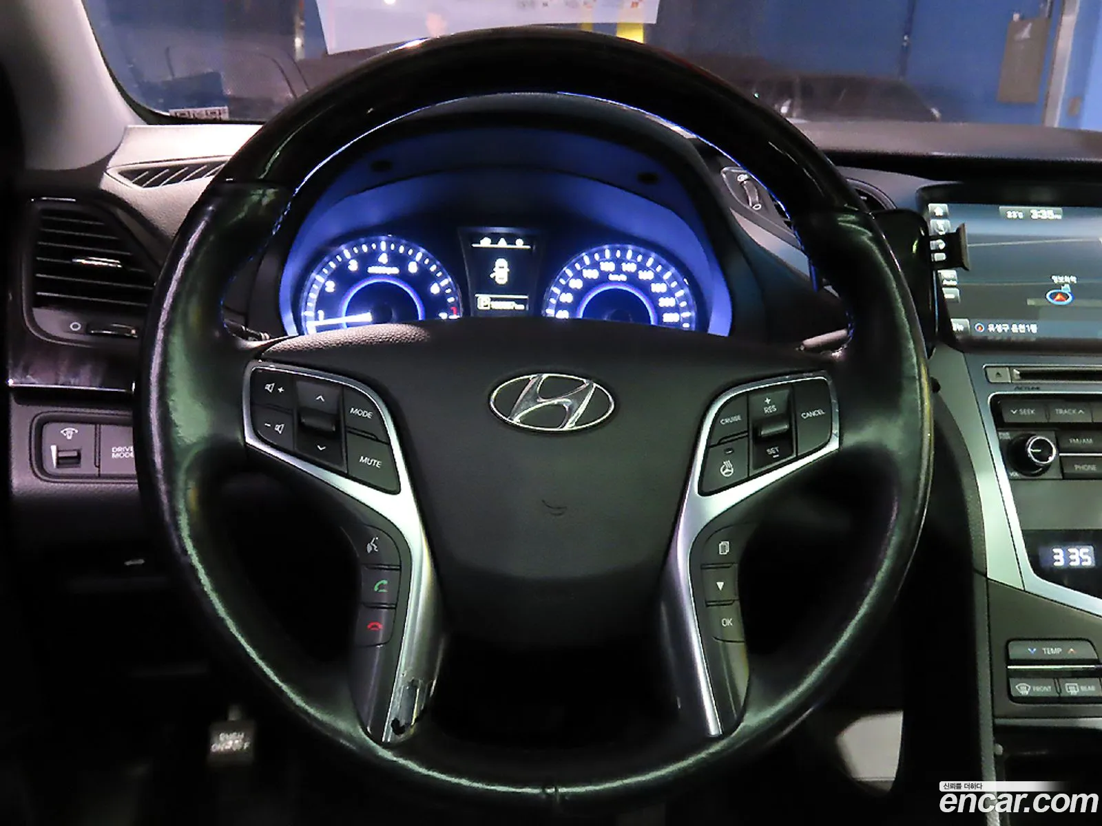 Hyundai Grandeur HG 2014 — 16
