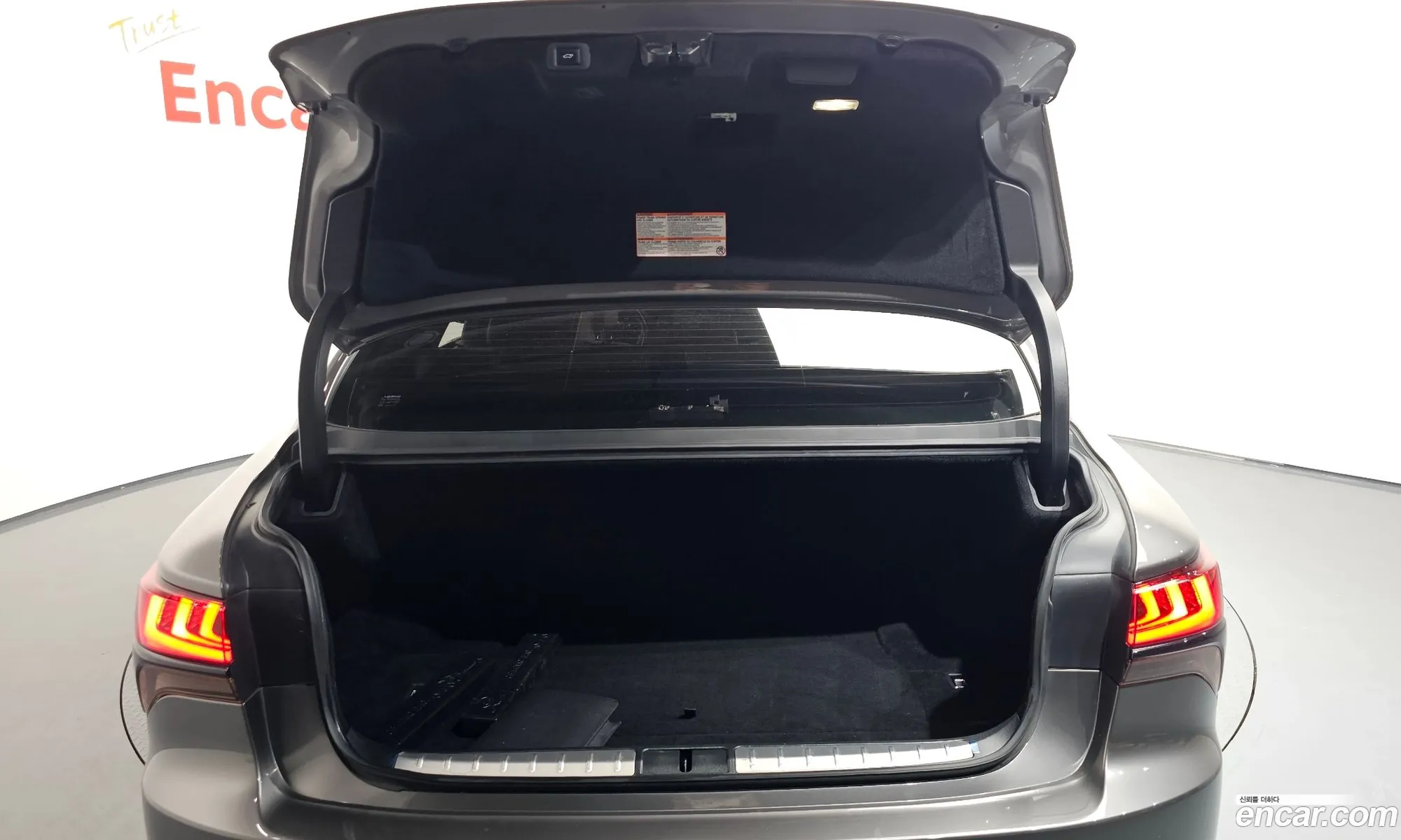 Lexus LS500 2022 JTHD51GF7N5010455 — 9