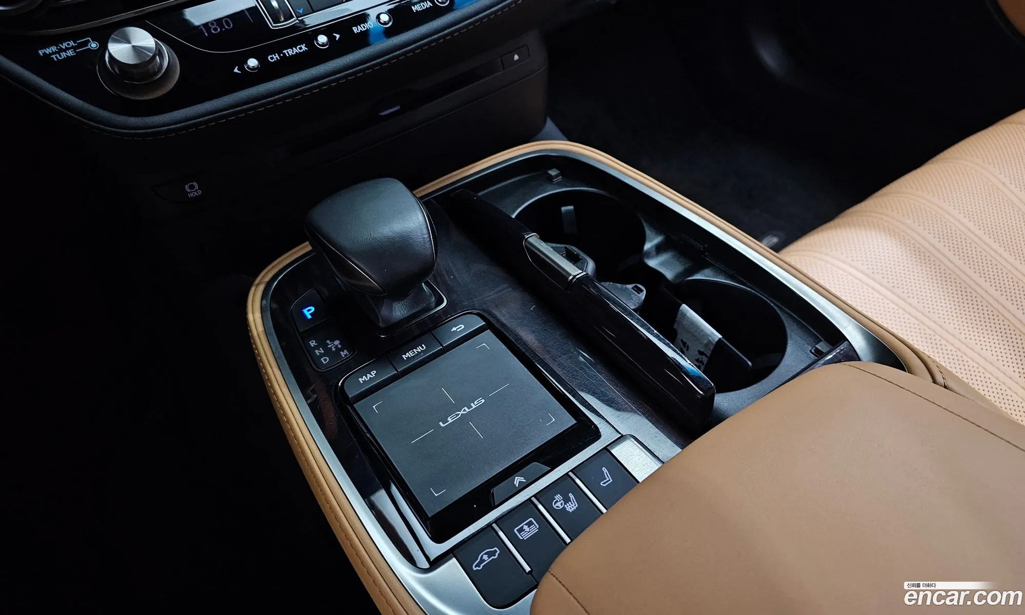 Lexus LS500 2022 JTHD51GF7N5010455 — 4