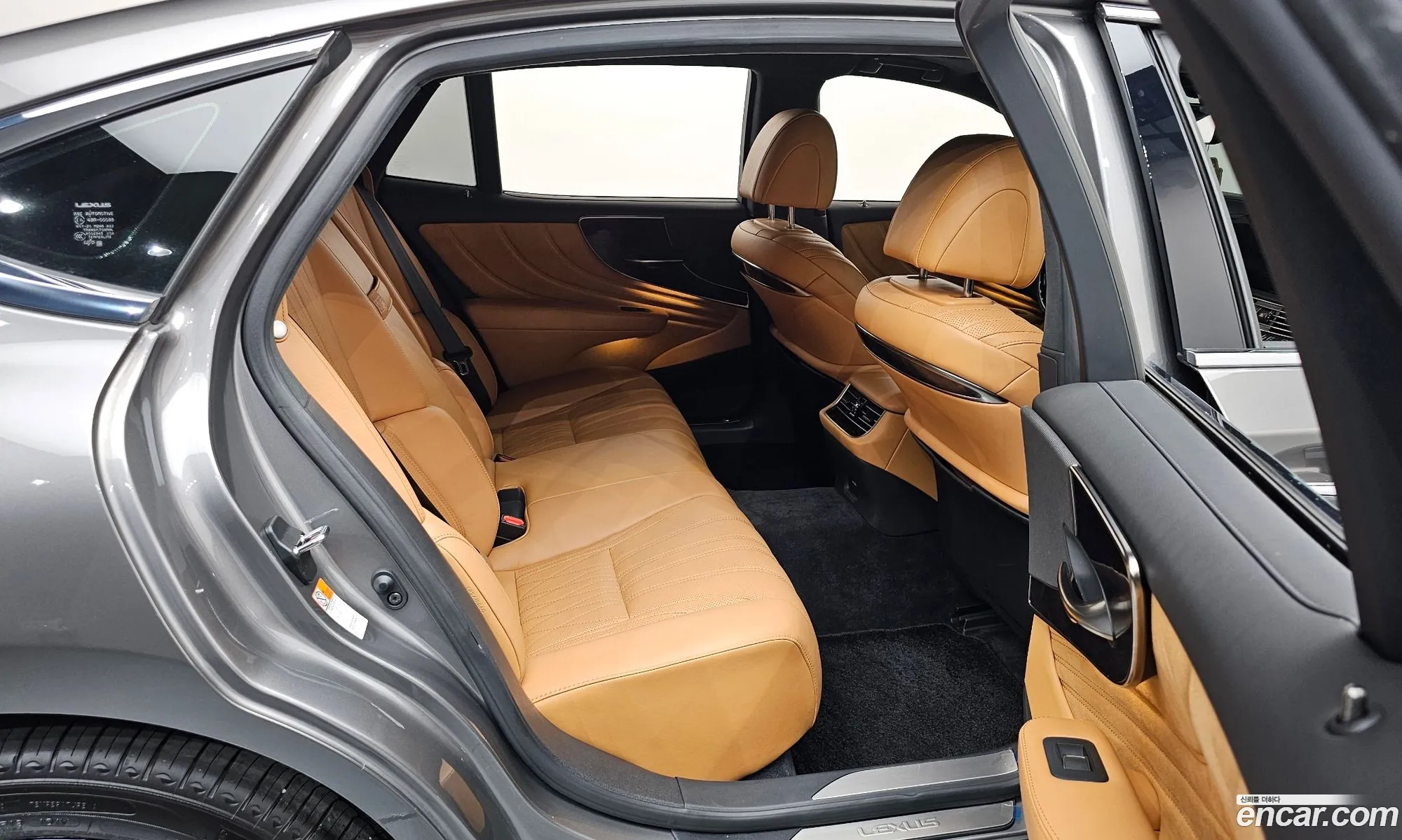 Lexus LS500 2022 JTHD51GF7N5010455 — 28