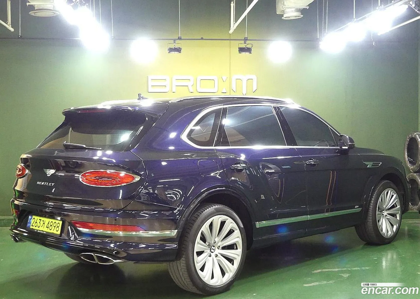 Bentley Bentayga 2021 — 3