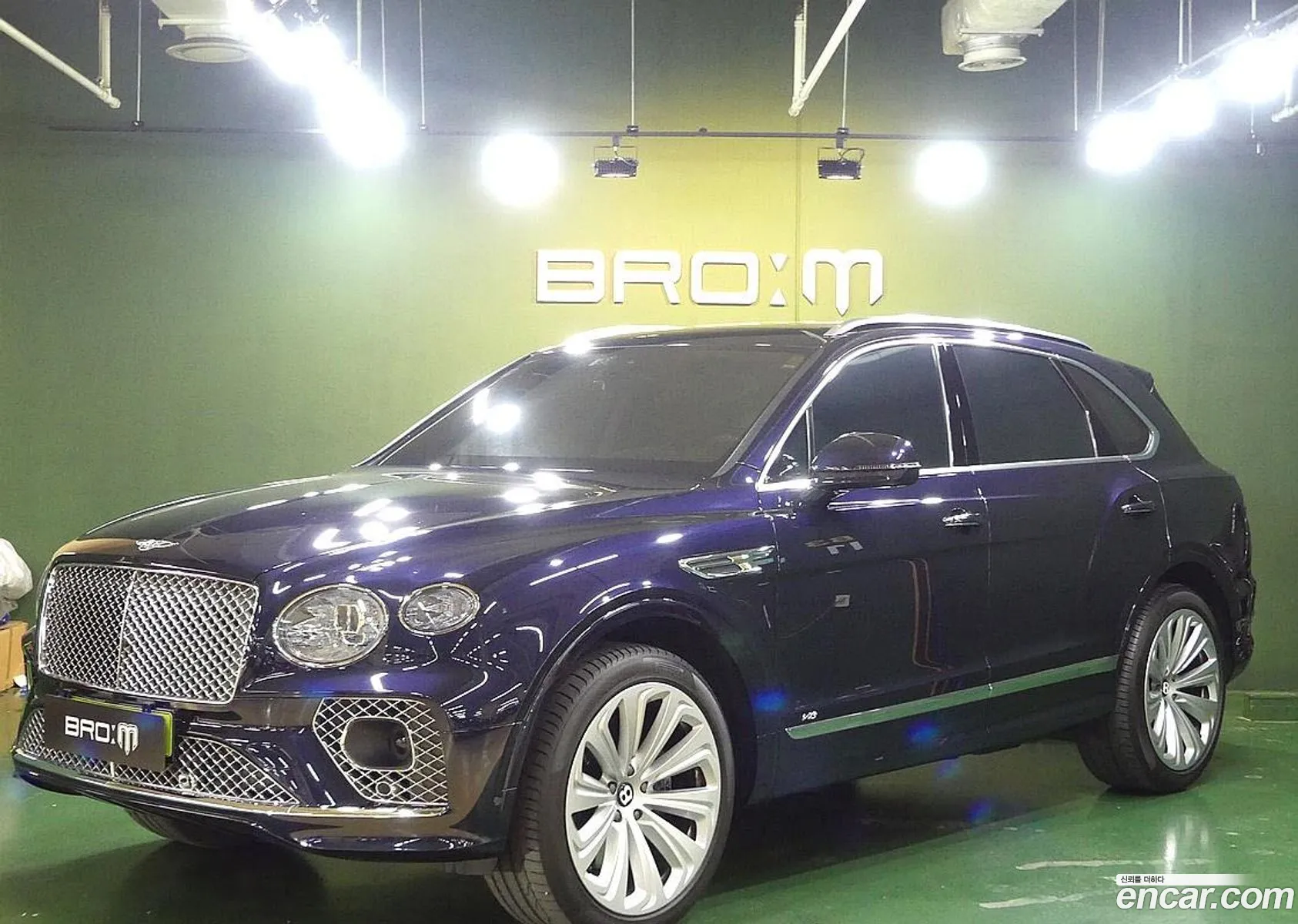 Bentley Bentayga 2021 — 15