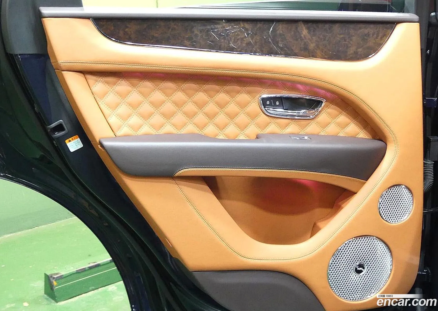 Bentley Bentayga 2021 — 4