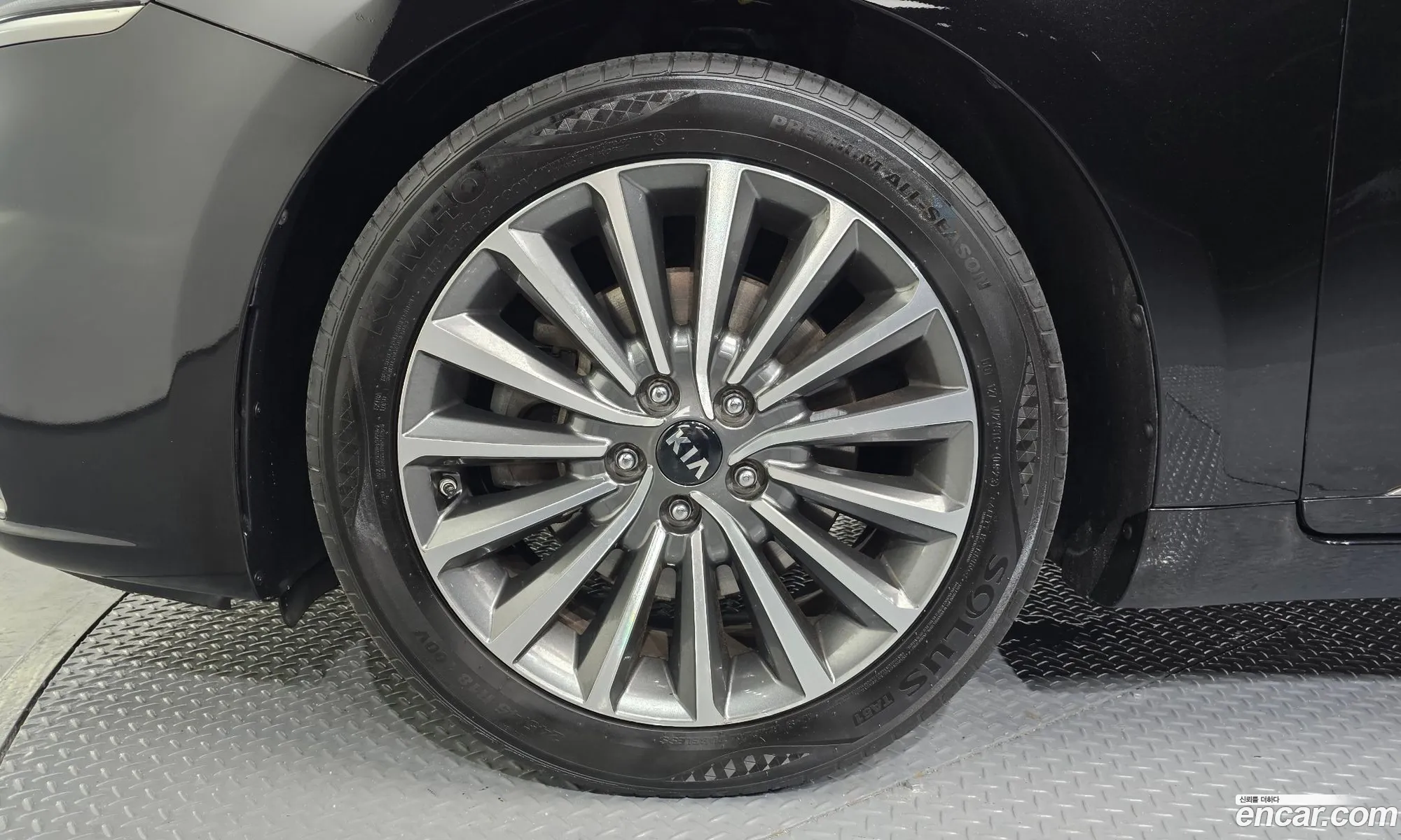Kia K7 2019 — 11