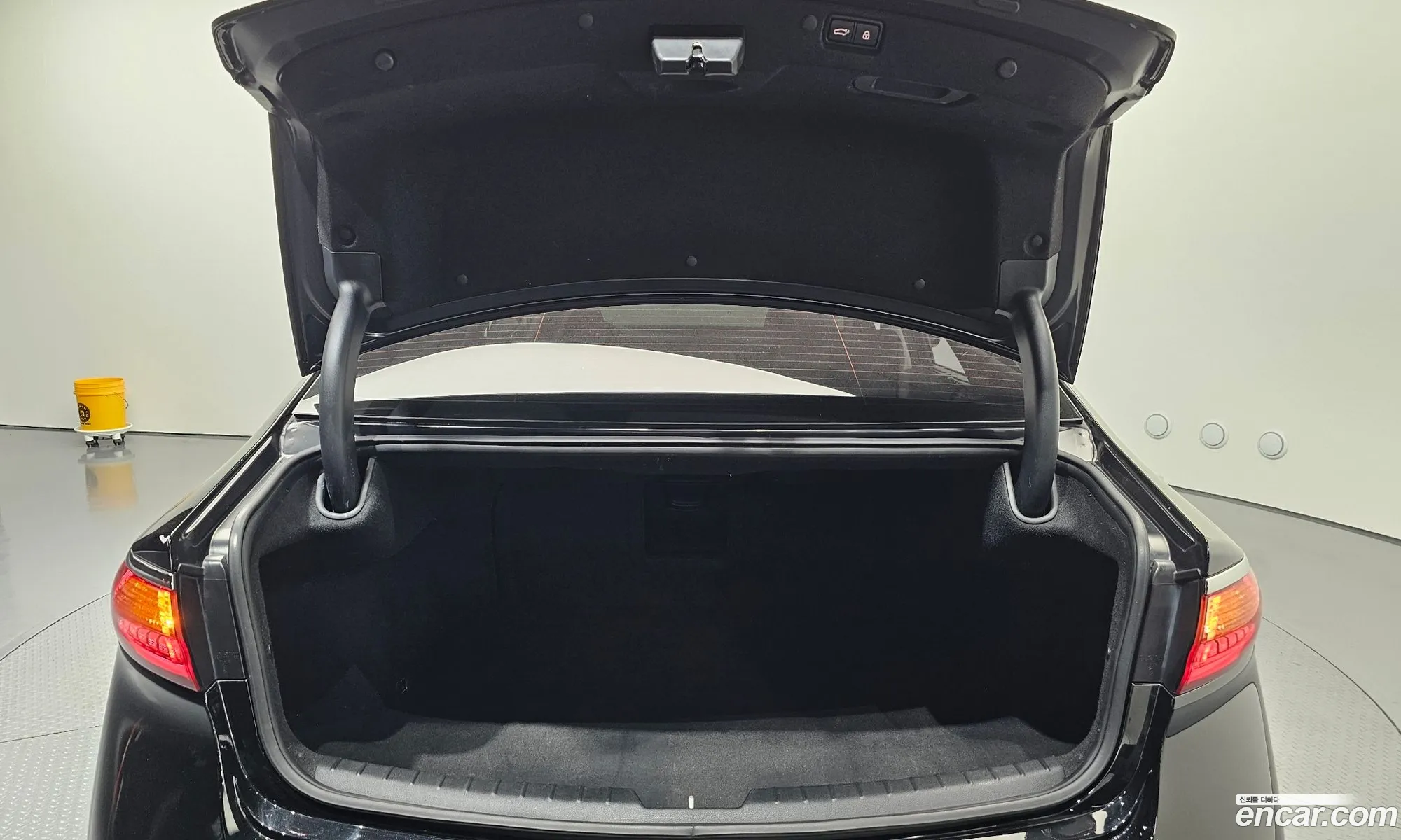 Kia K7 2019 — 29