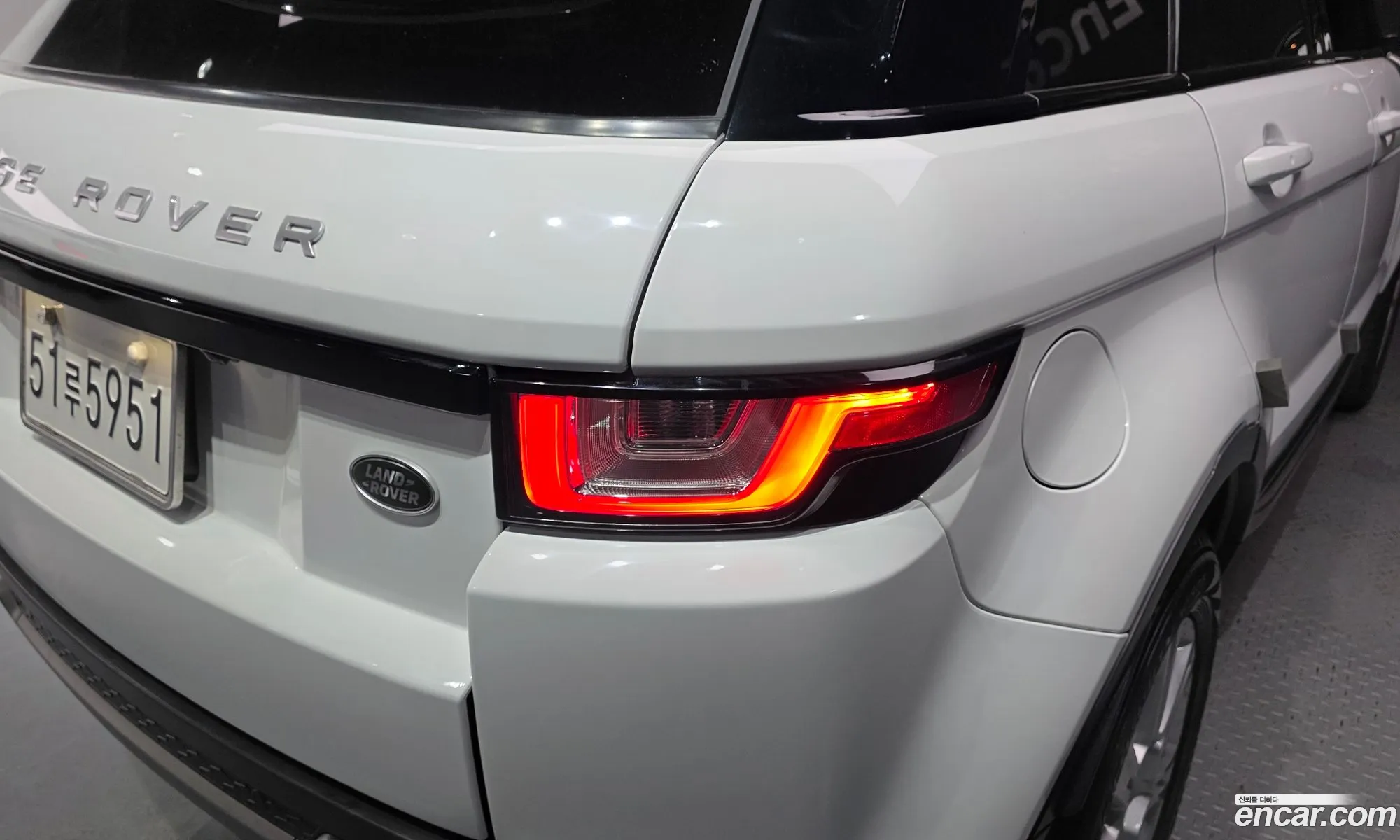 Land Rover Range Rover Evoque 2017 SALVP2BG111111111 — 32