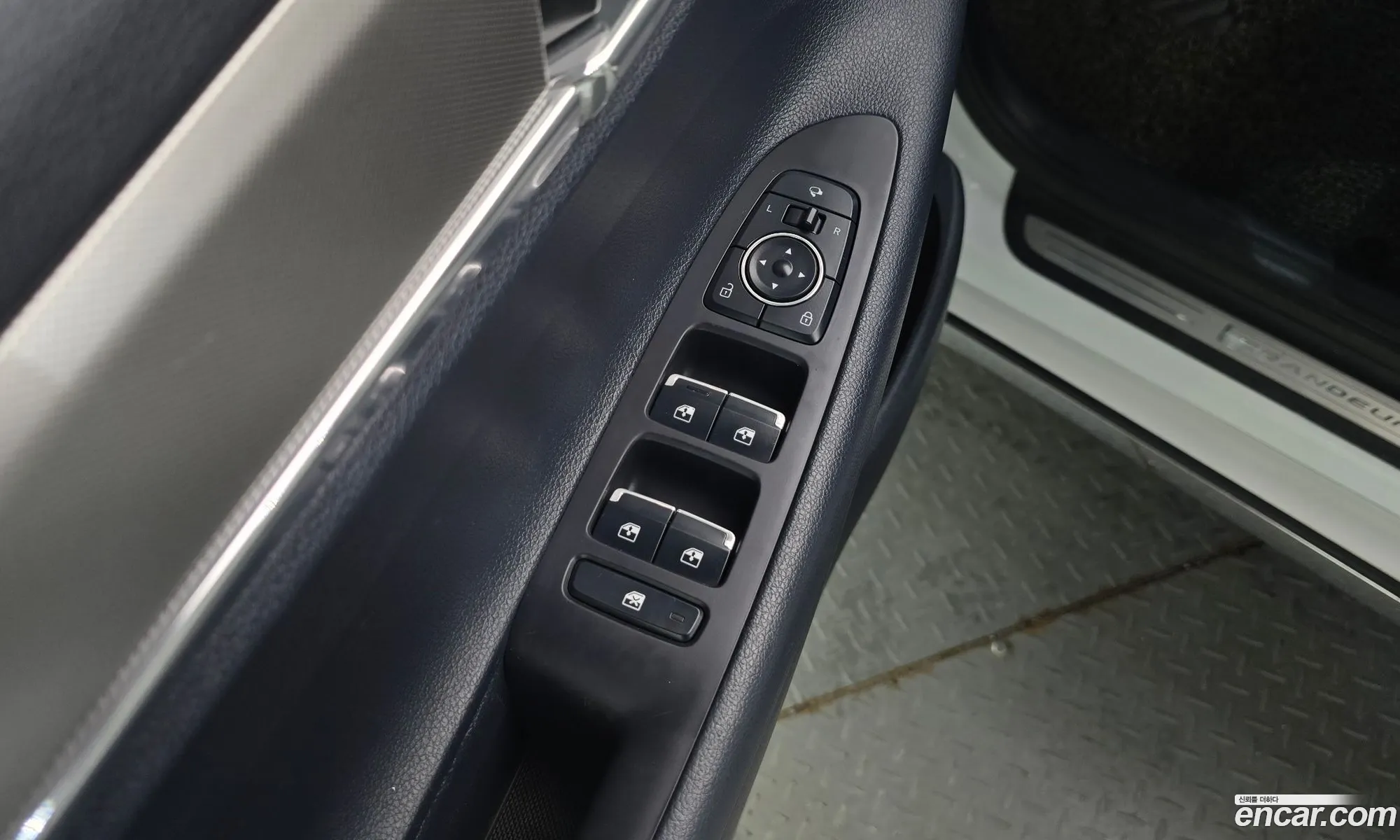 Hyundai Grandeur IG 2019 — 11