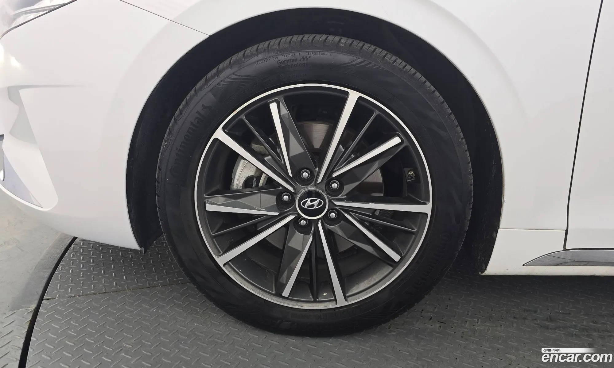 Hyundai Grandeur IG 2019 — 25