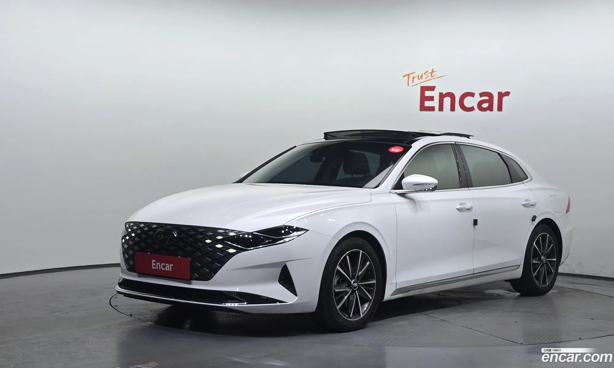 Hyundai Grandeur IG 2019 — 28