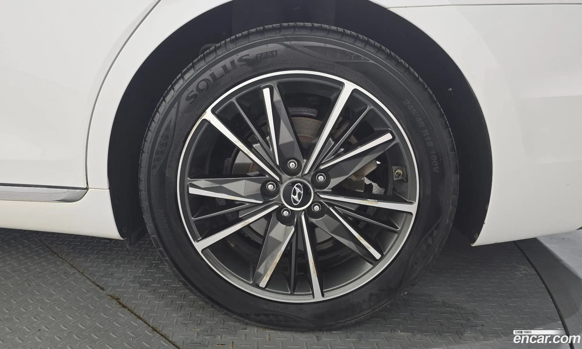 Hyundai Grandeur IG 2019 — 22