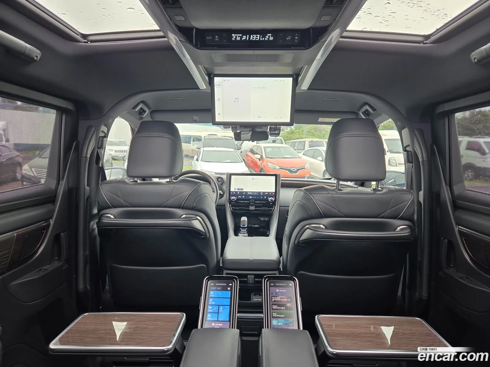 Toyota Alphard 2024 — 17