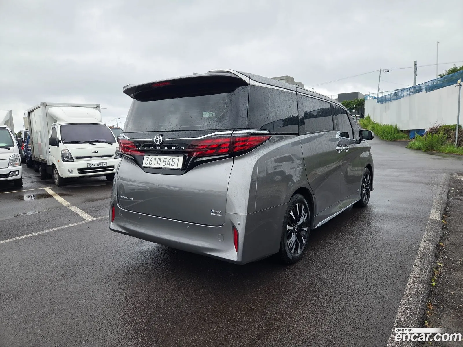 Toyota Alphard 2024 — 4