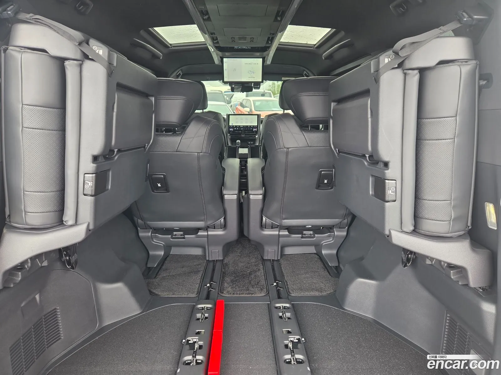 Toyota Alphard 2024 — 14