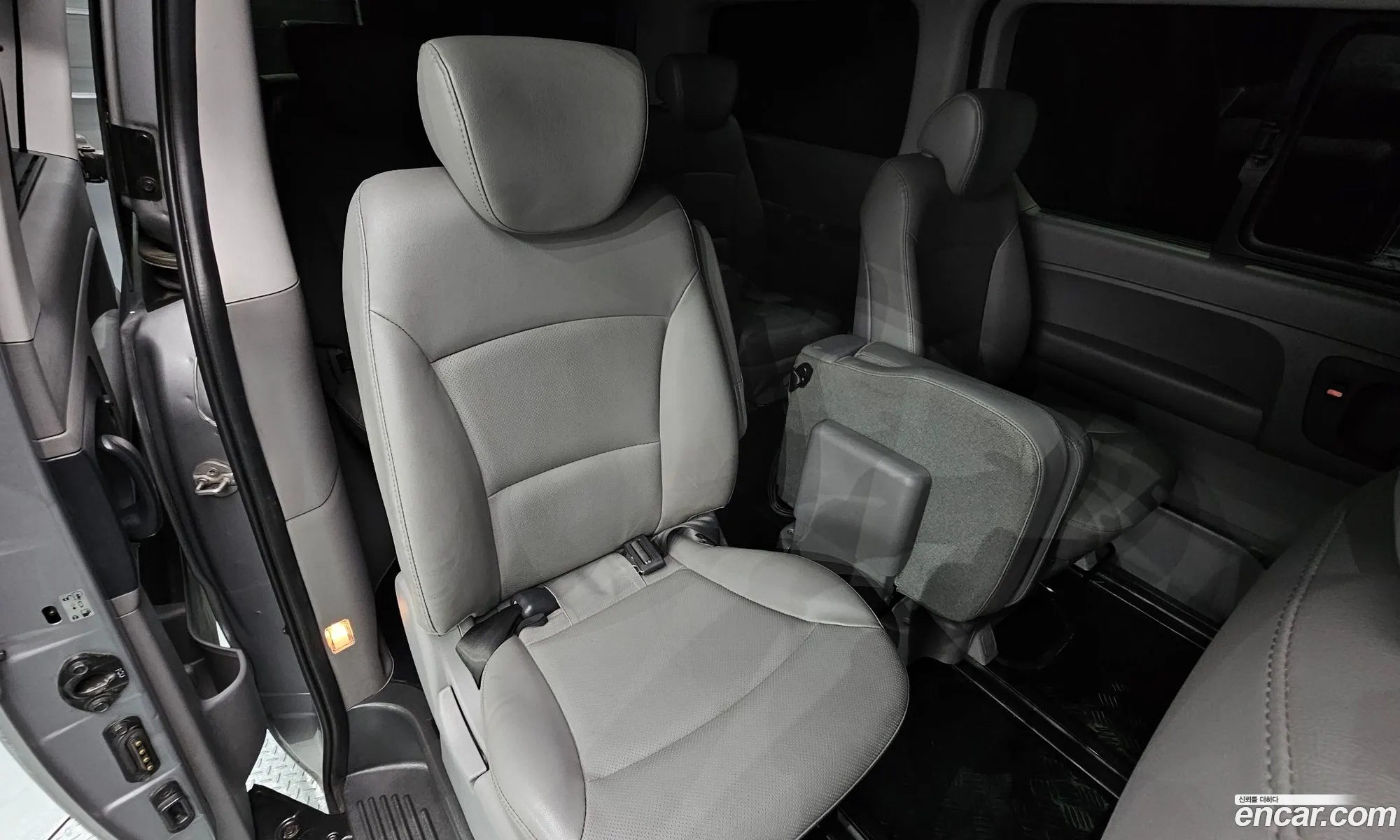 Hyundai Grand Starex 2020 — 29