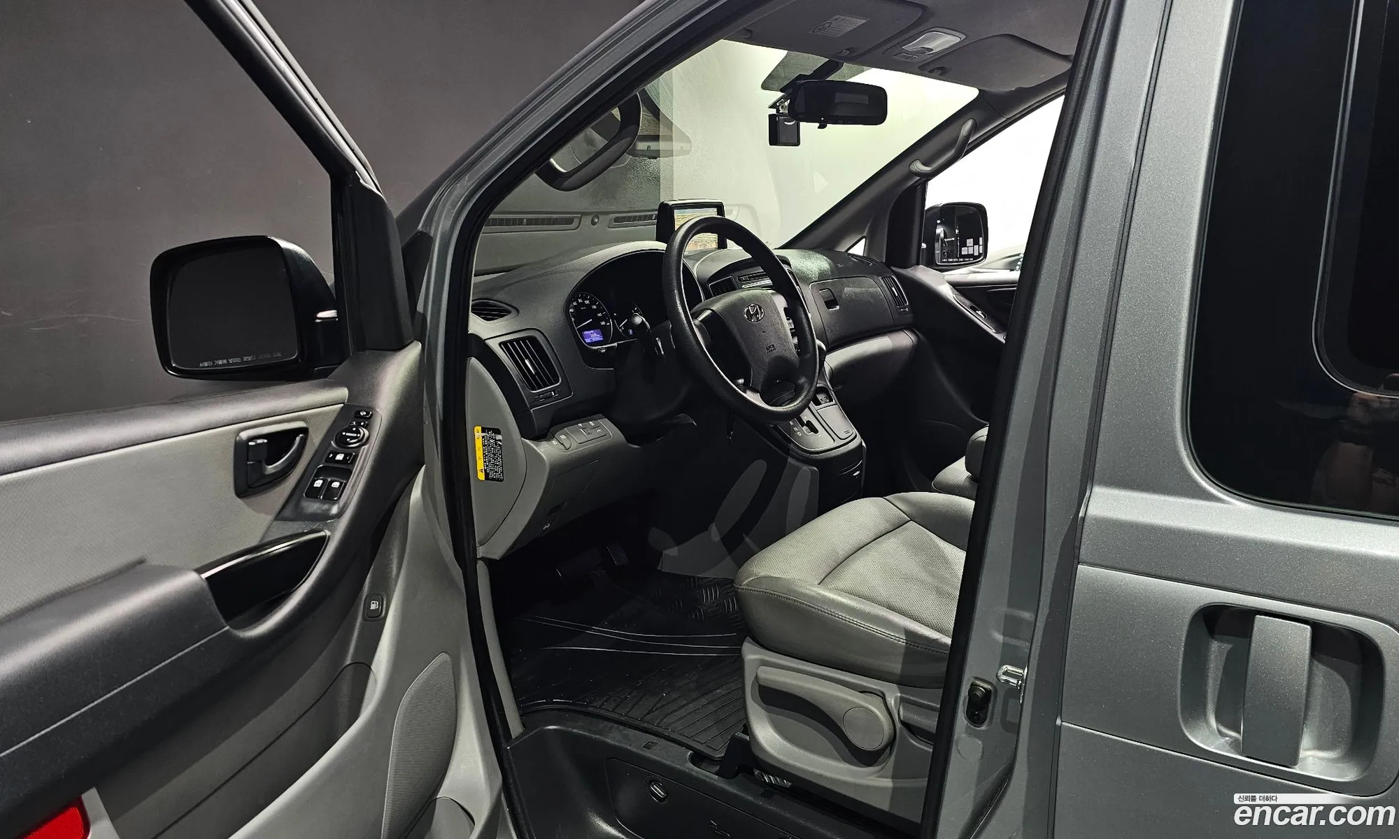 Hyundai Grand Starex 2020 — 19