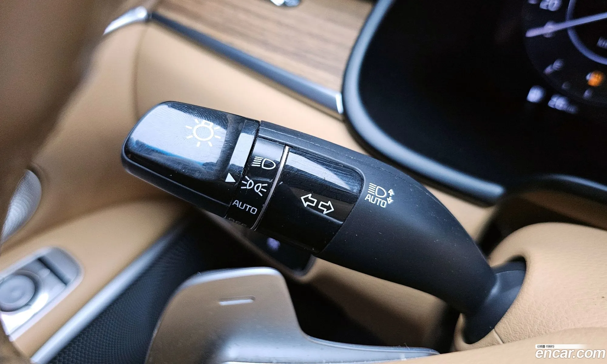 Kia K9 2021 KNAS2418DNS037111 — 24