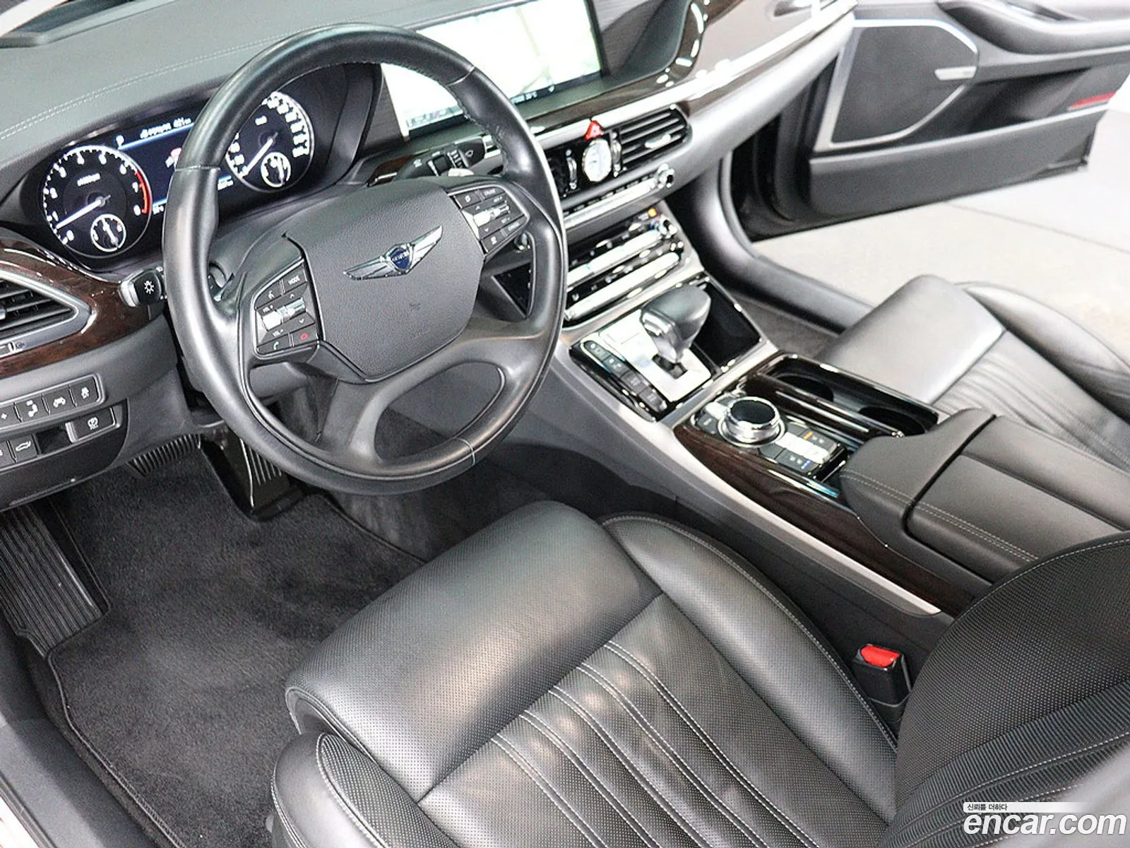 Genesis EQ900 2018 — 16