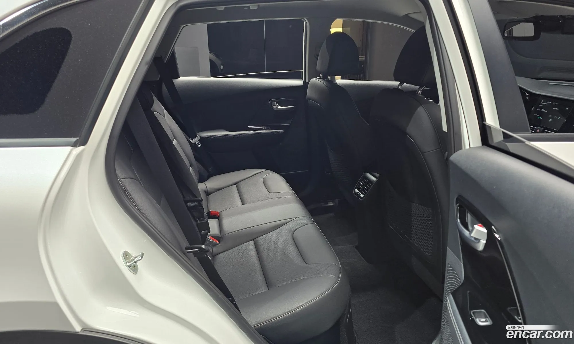 Kia Niro 2019 KNACB81CGLA348643 — 6