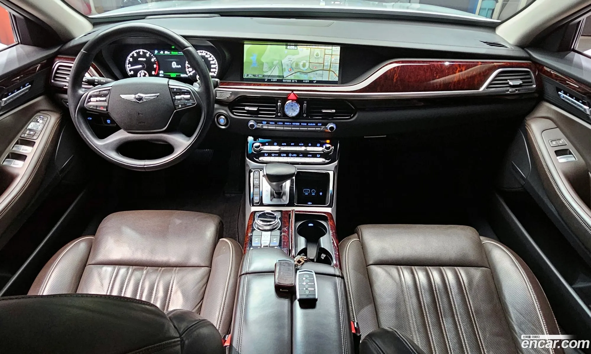 Genesis EQ900 2017 KMHG241ADJU034961 — 16