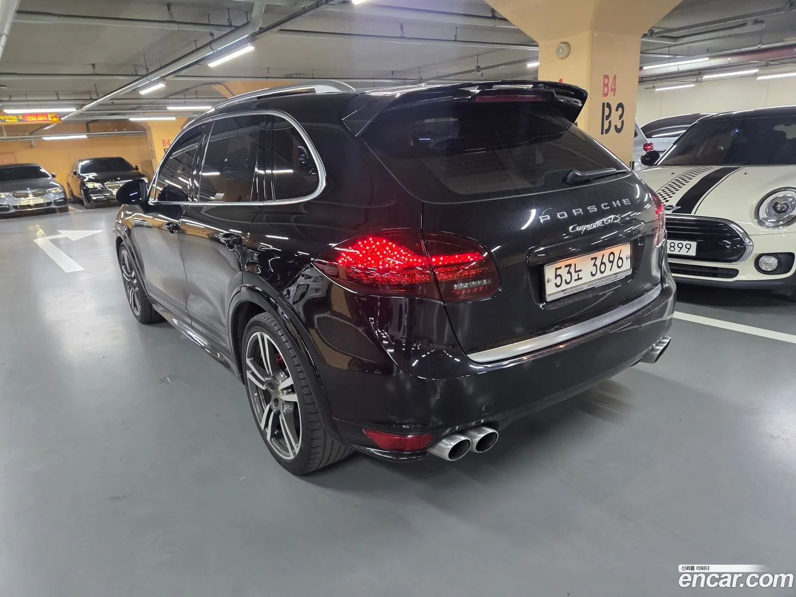 Porsche Cayenne 2012 — 13