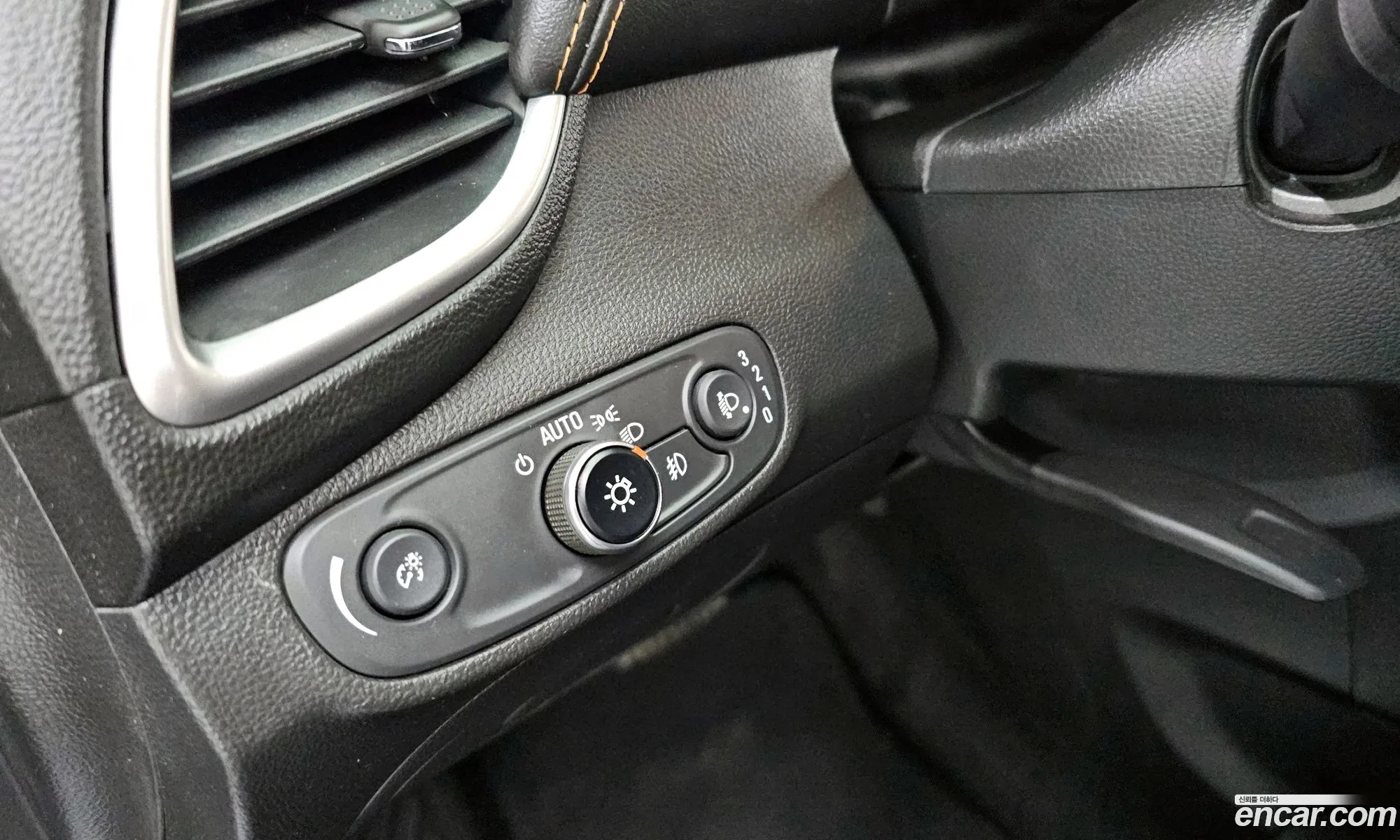 Chevrolet (GM Daewoo) Trax 2019 KLABA76BDKB833769 — 14