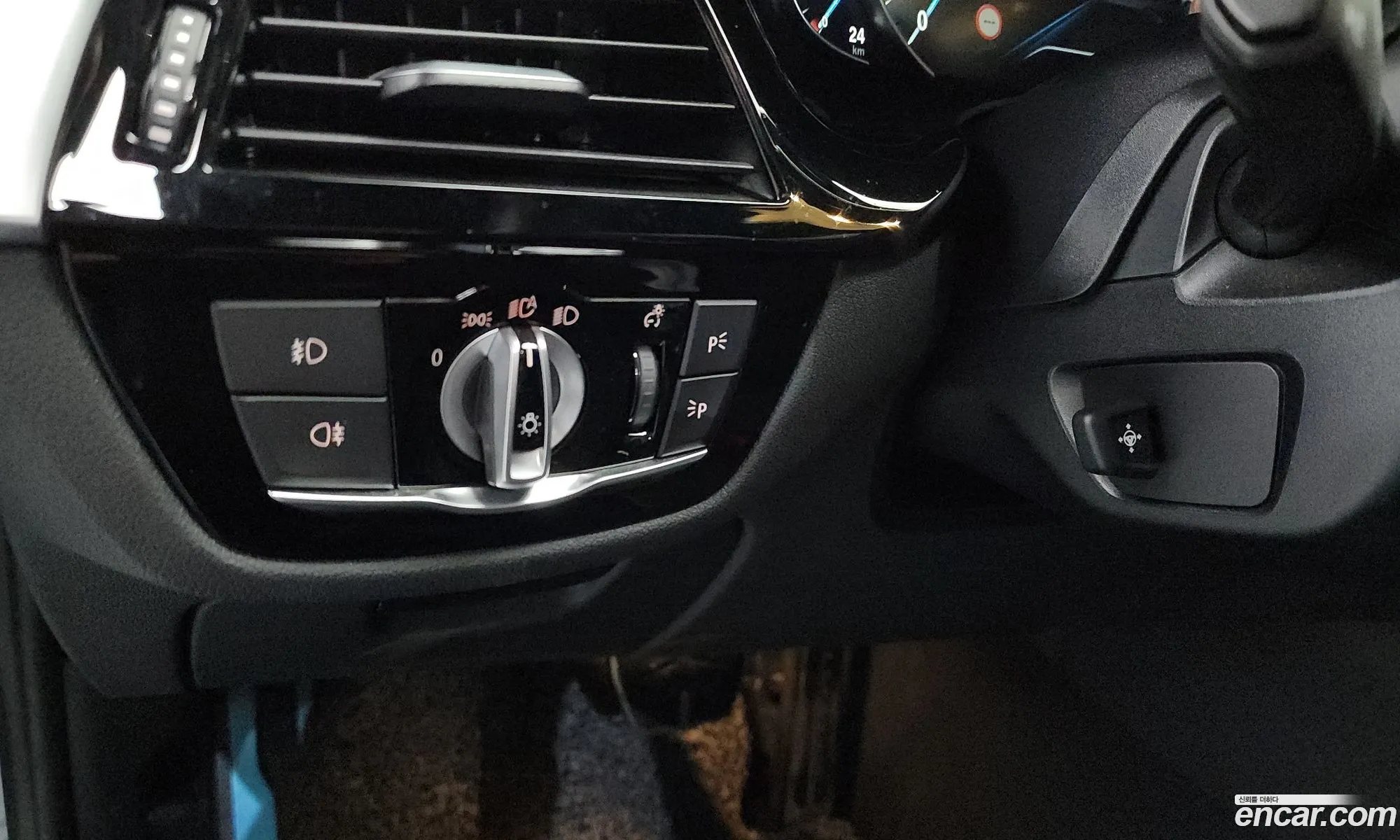 BMW 5 Series 2017 — 28