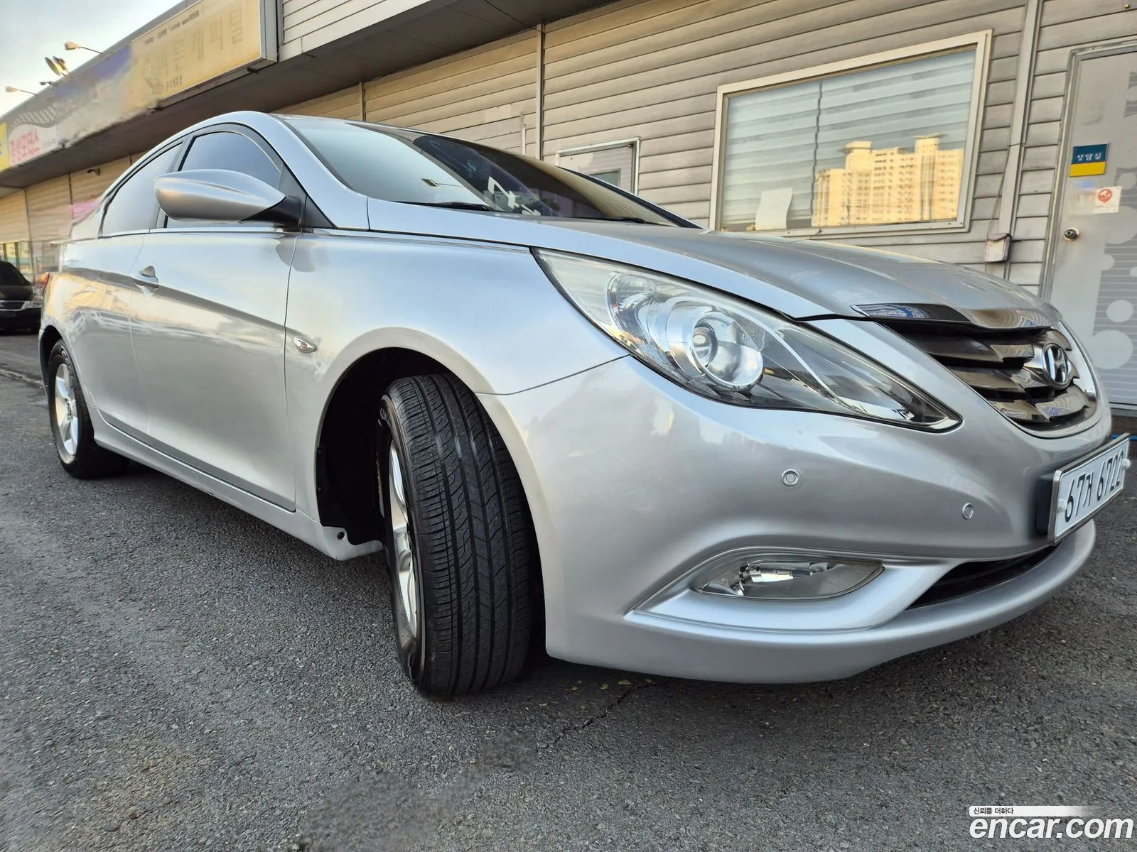 Hyundai YF Sonata 2011 — 19