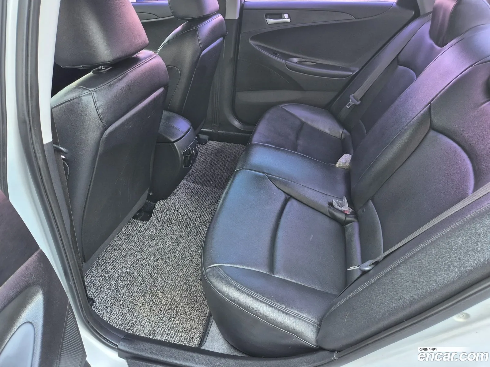 Hyundai YF Sonata 2011 — 8