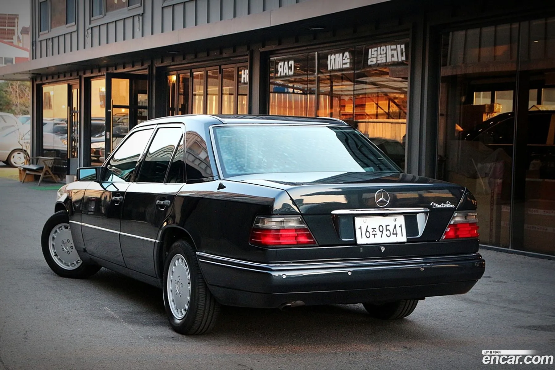 Mercedes-Benz E-Class W124 1995 — 6