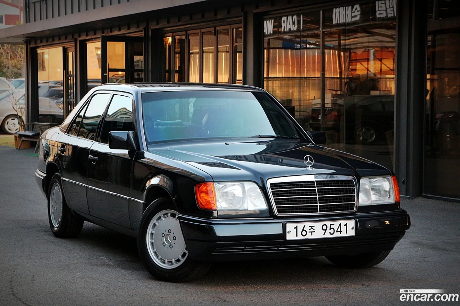 Mercedes-Benz E-Class W124 1995 — 4