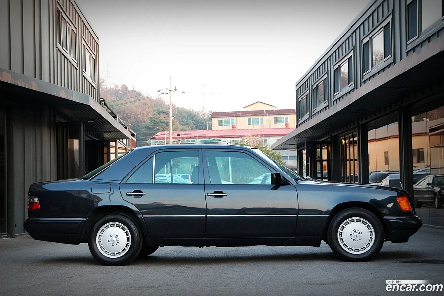 Mercedes-Benz E-Class W124 1995 — 18