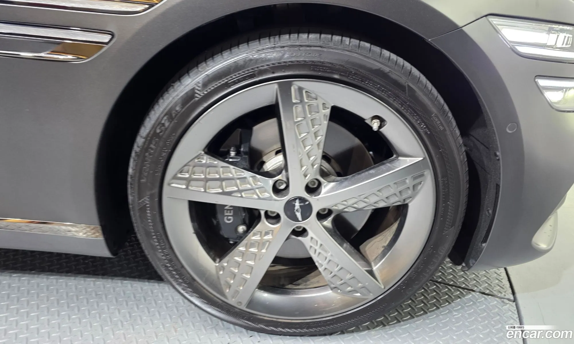 Genesis G80 2024 KMTGF41DDSU239001 — 10