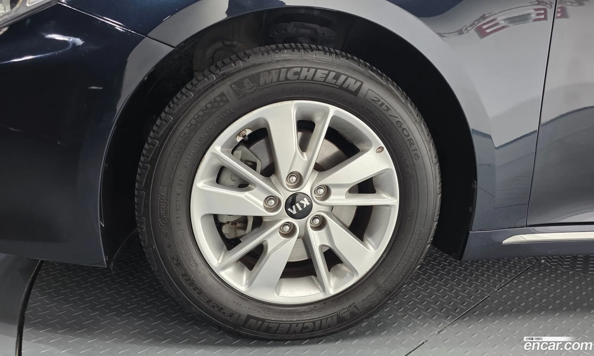 Kia K5 2015 KNAGT415GGA030858 — 30