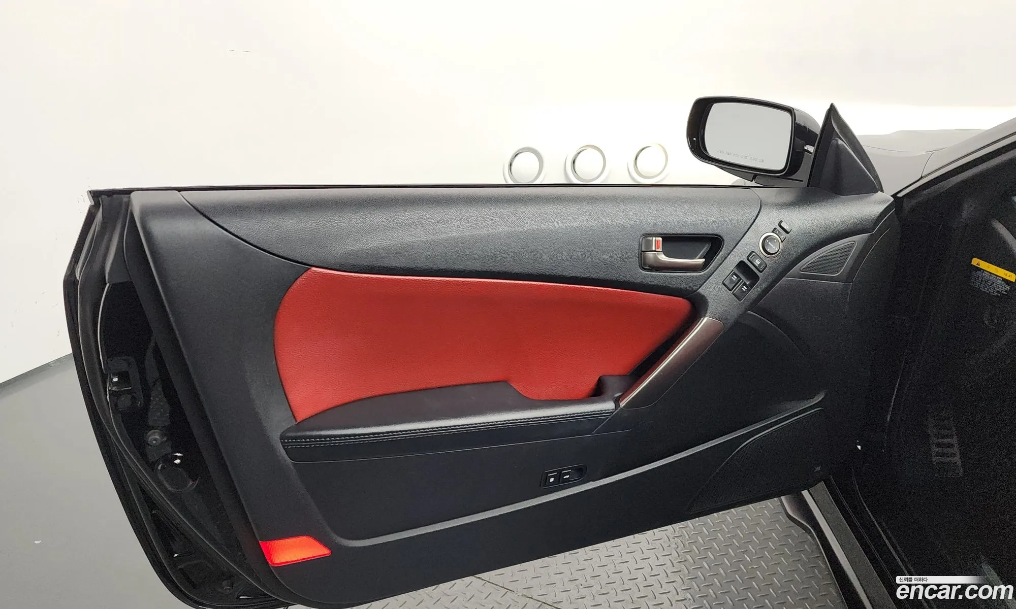 Hyundai Genesis Coupe 2012 KMHHW61JBDU092601 — 32