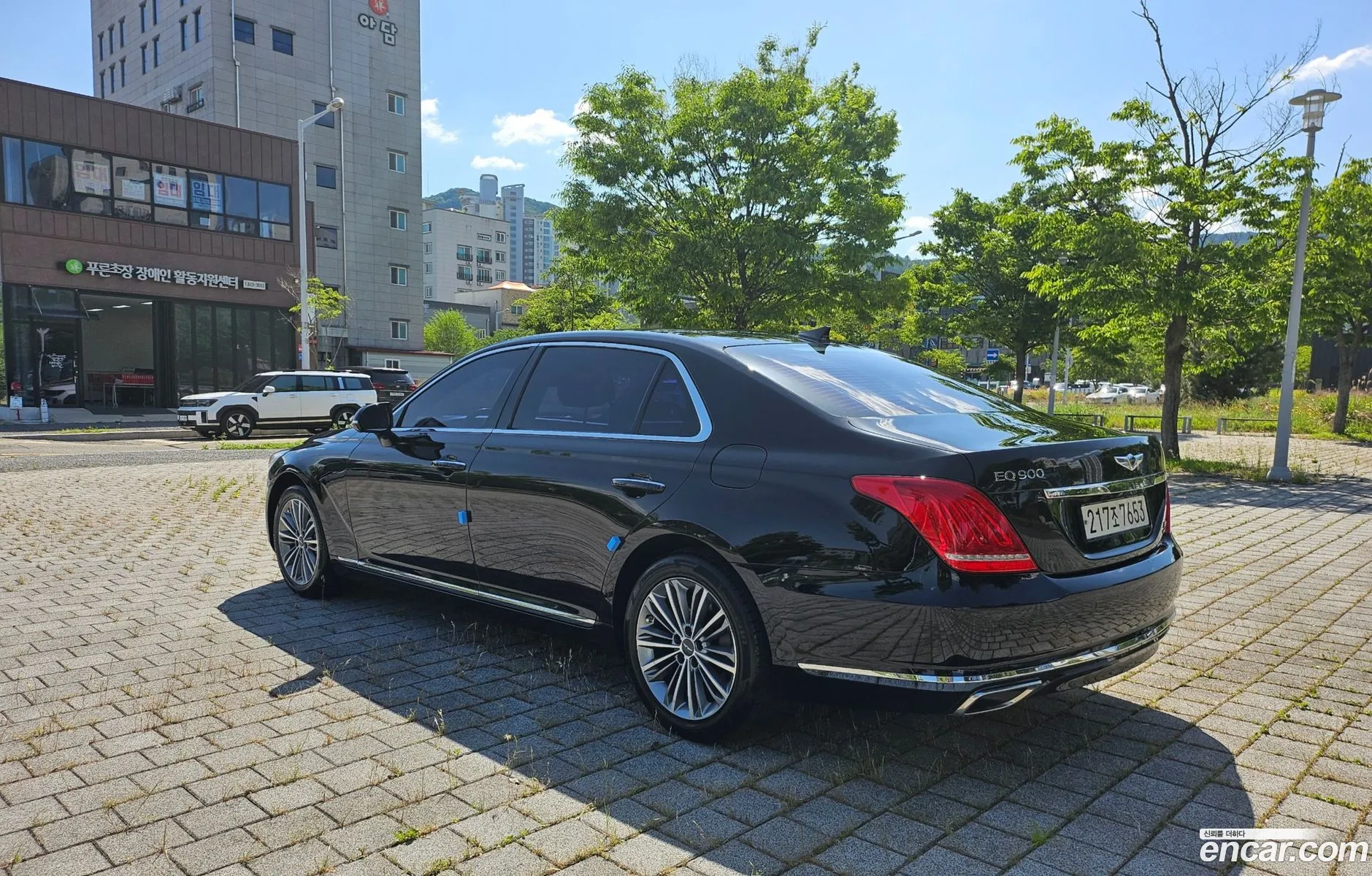 Genesis EQ900 2016 — 15
