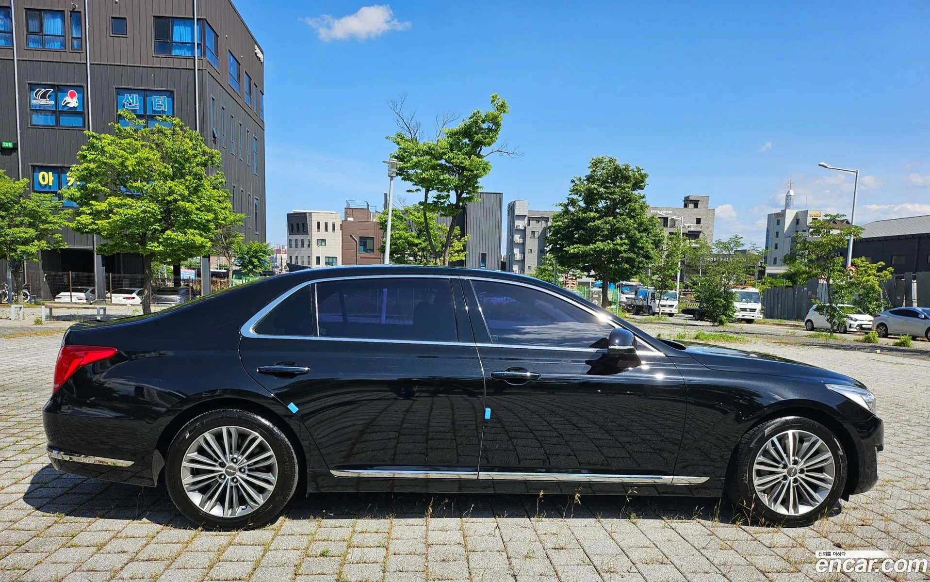 Genesis EQ900 2016 — 16