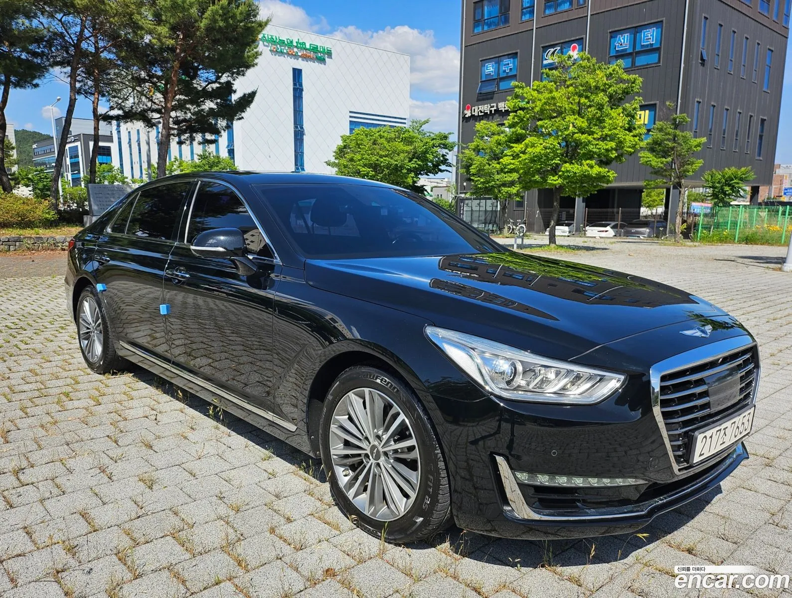 Genesis EQ900 2016 — 18