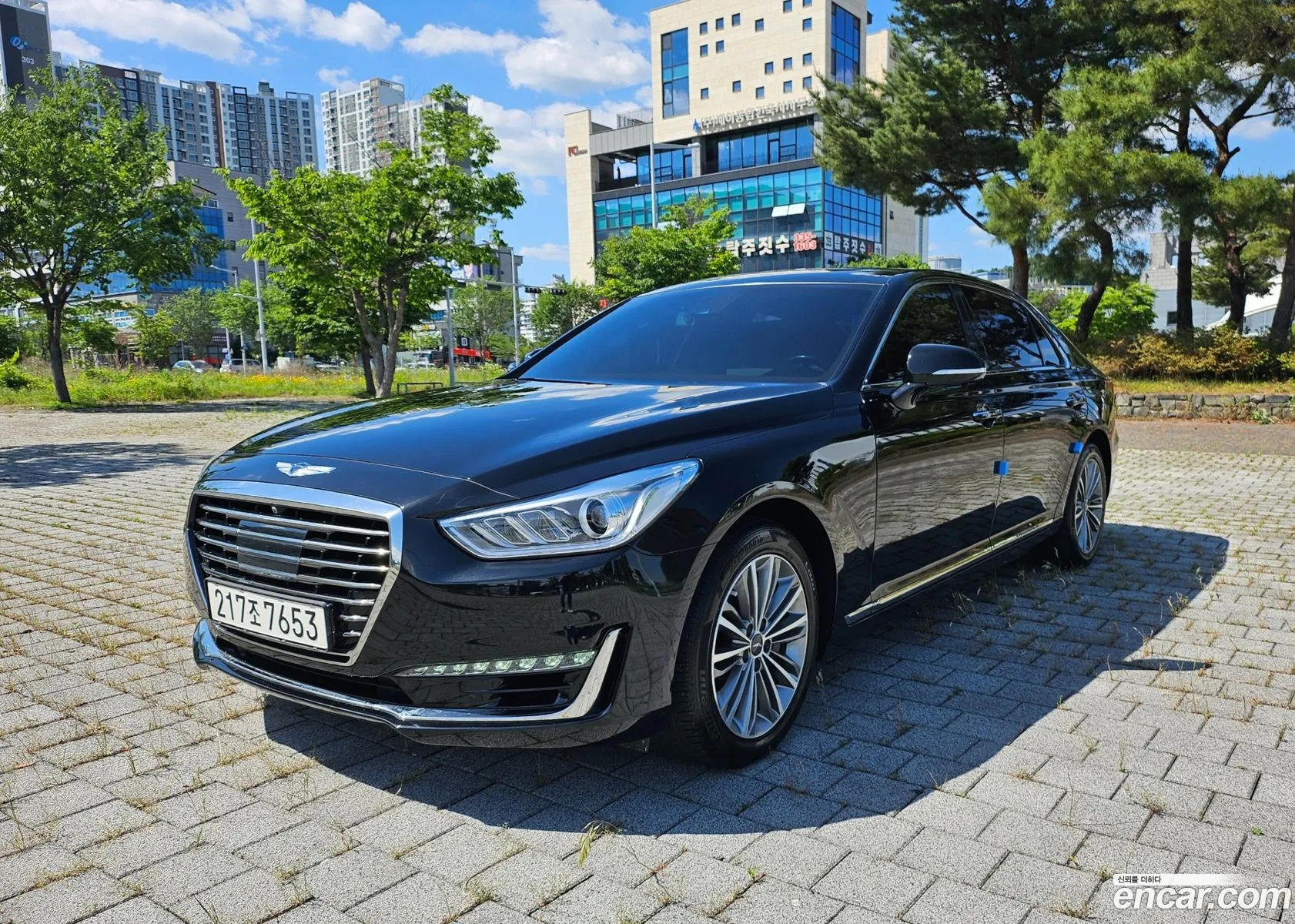 Genesis EQ900 2016 — 19