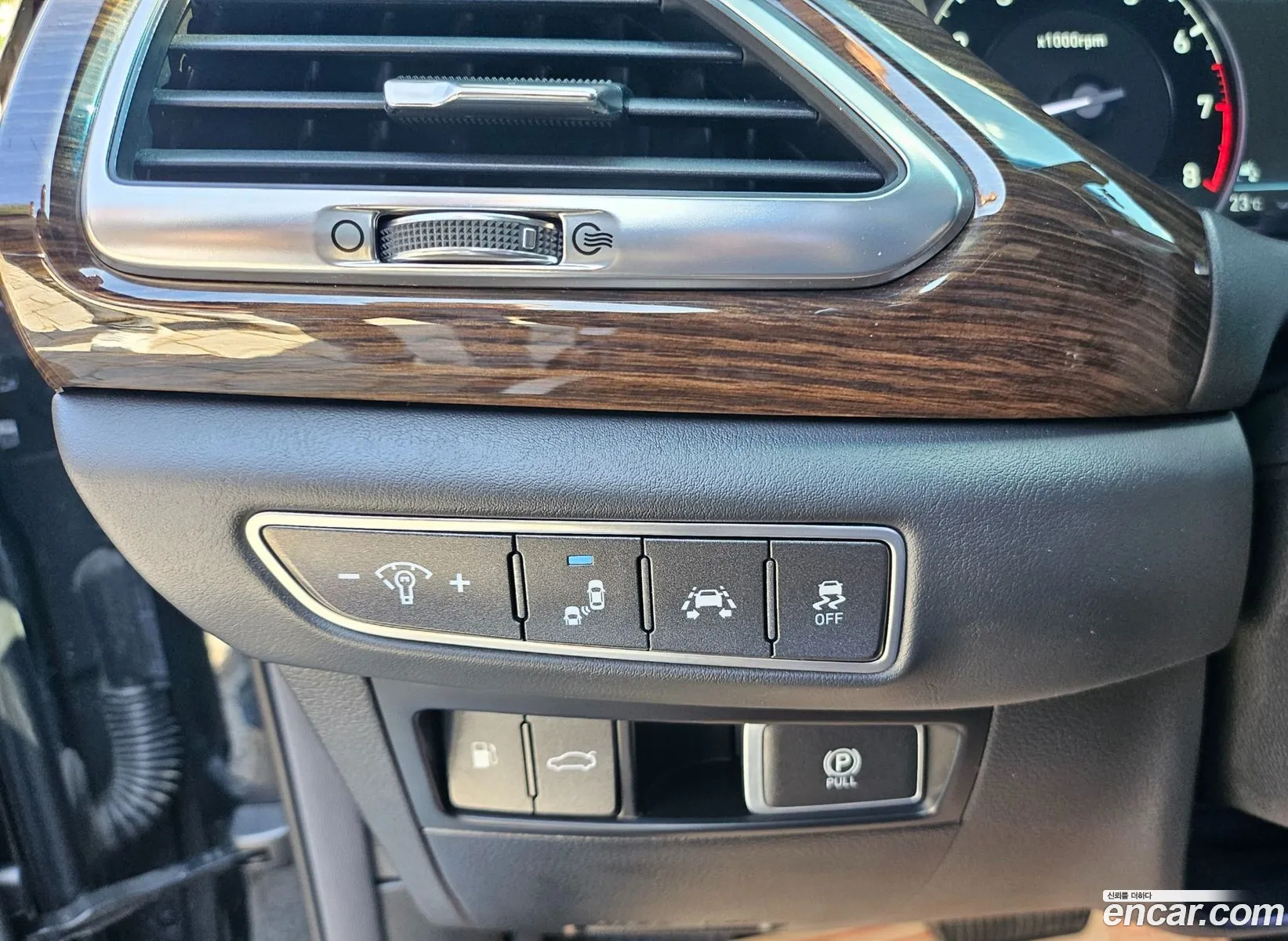 Genesis EQ900 2016 — 7
