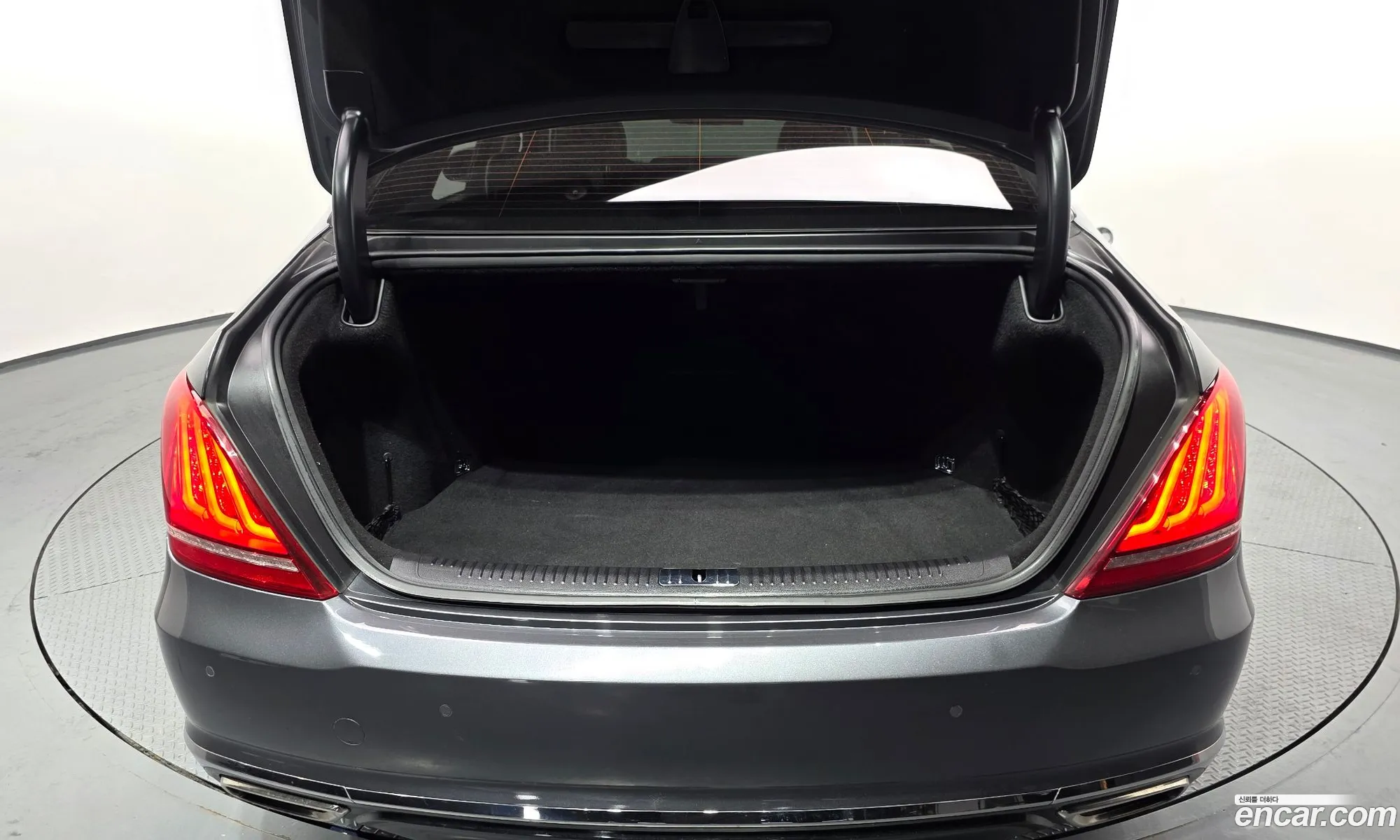 Genesis EQ900 2016 — 10