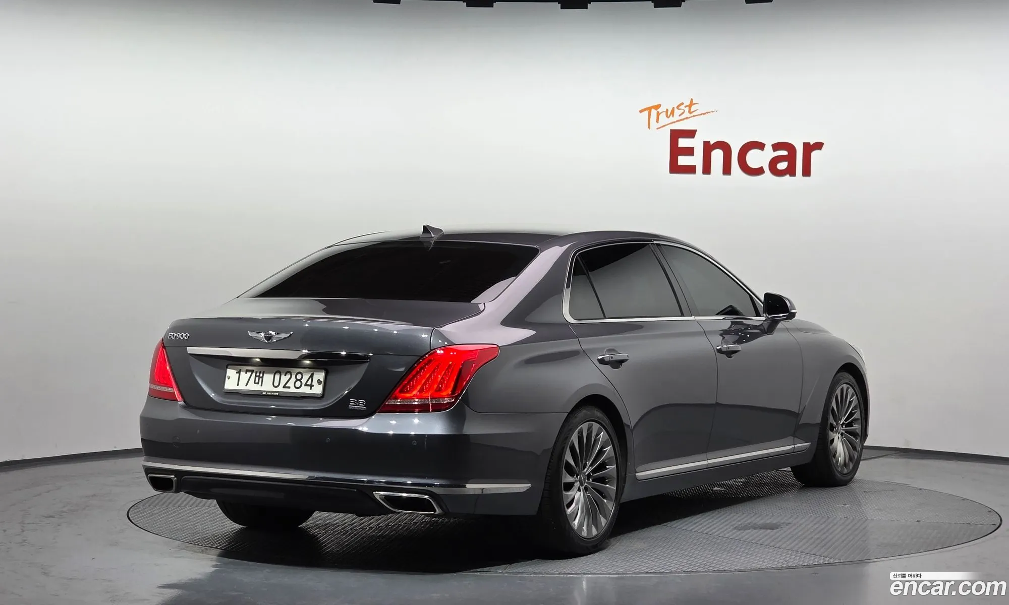 Genesis EQ900 2016 — 12