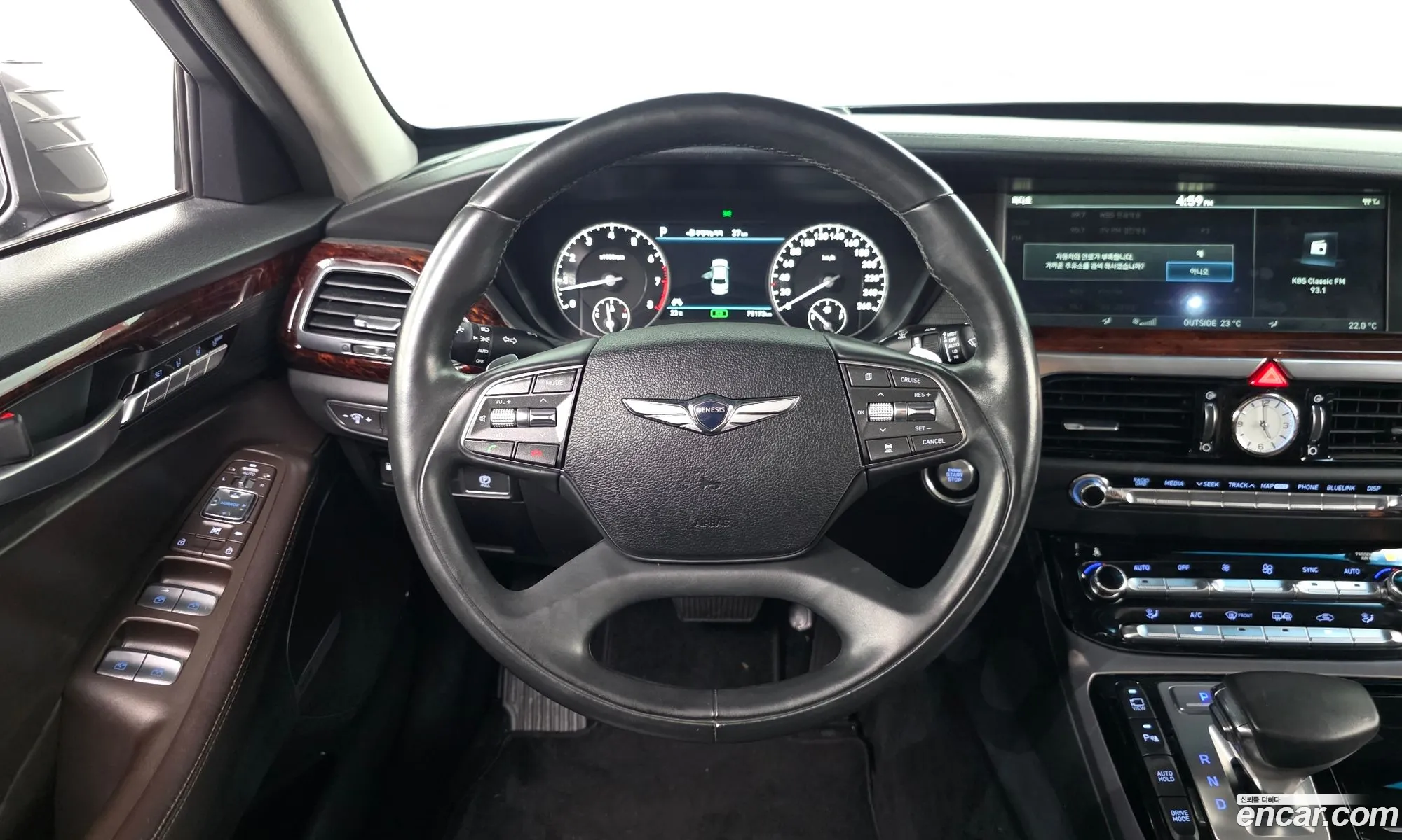 Genesis EQ900 2016 — 3