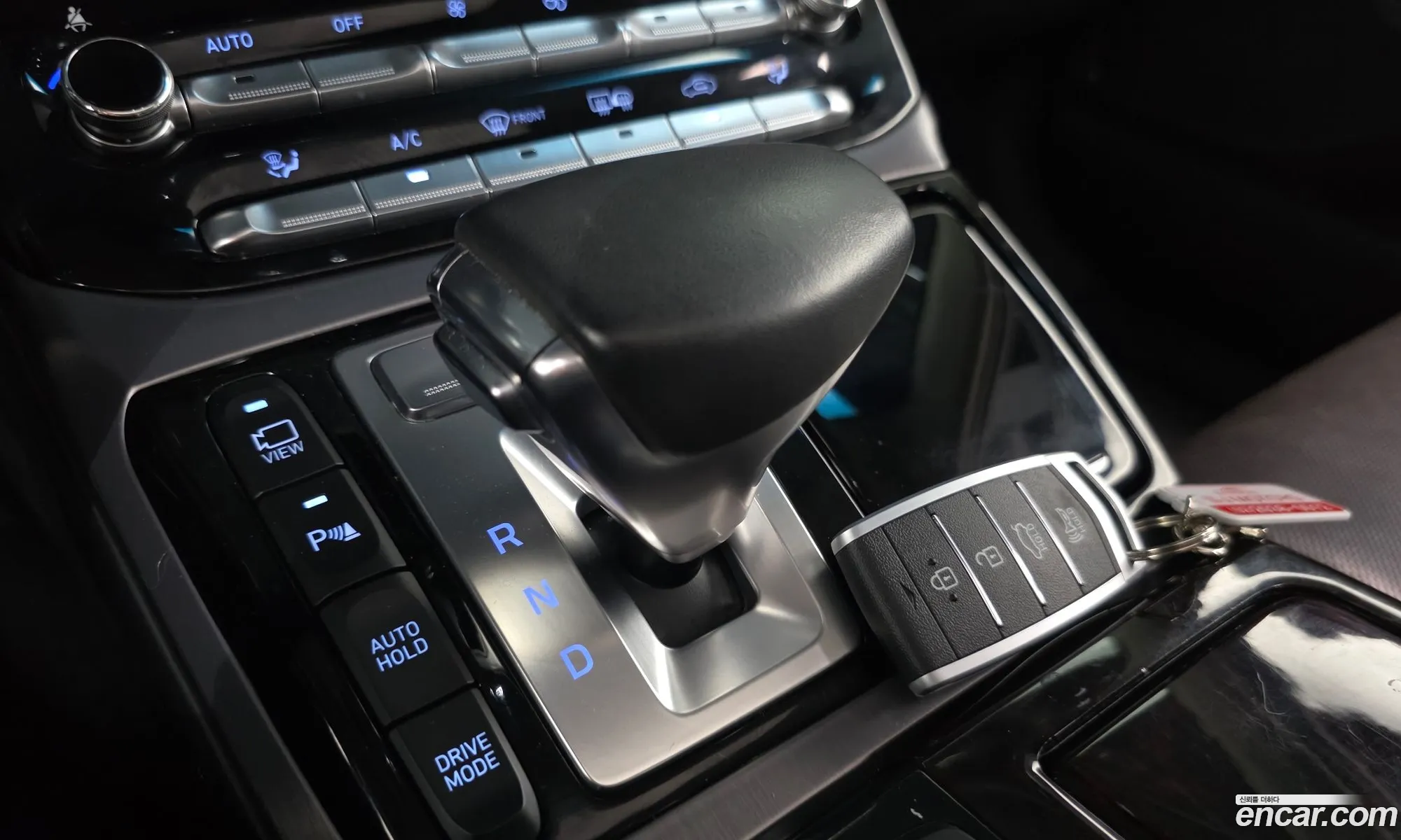 Genesis EQ900 2016 — 6
