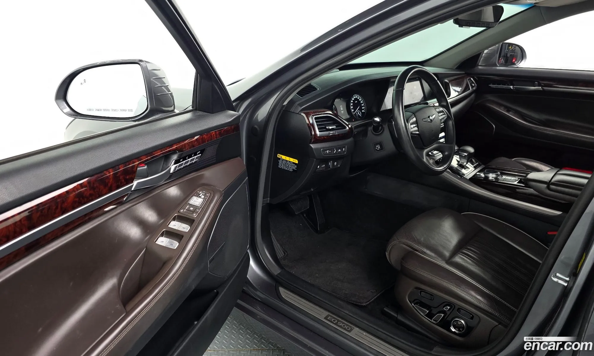 Genesis EQ900 2016 — 2