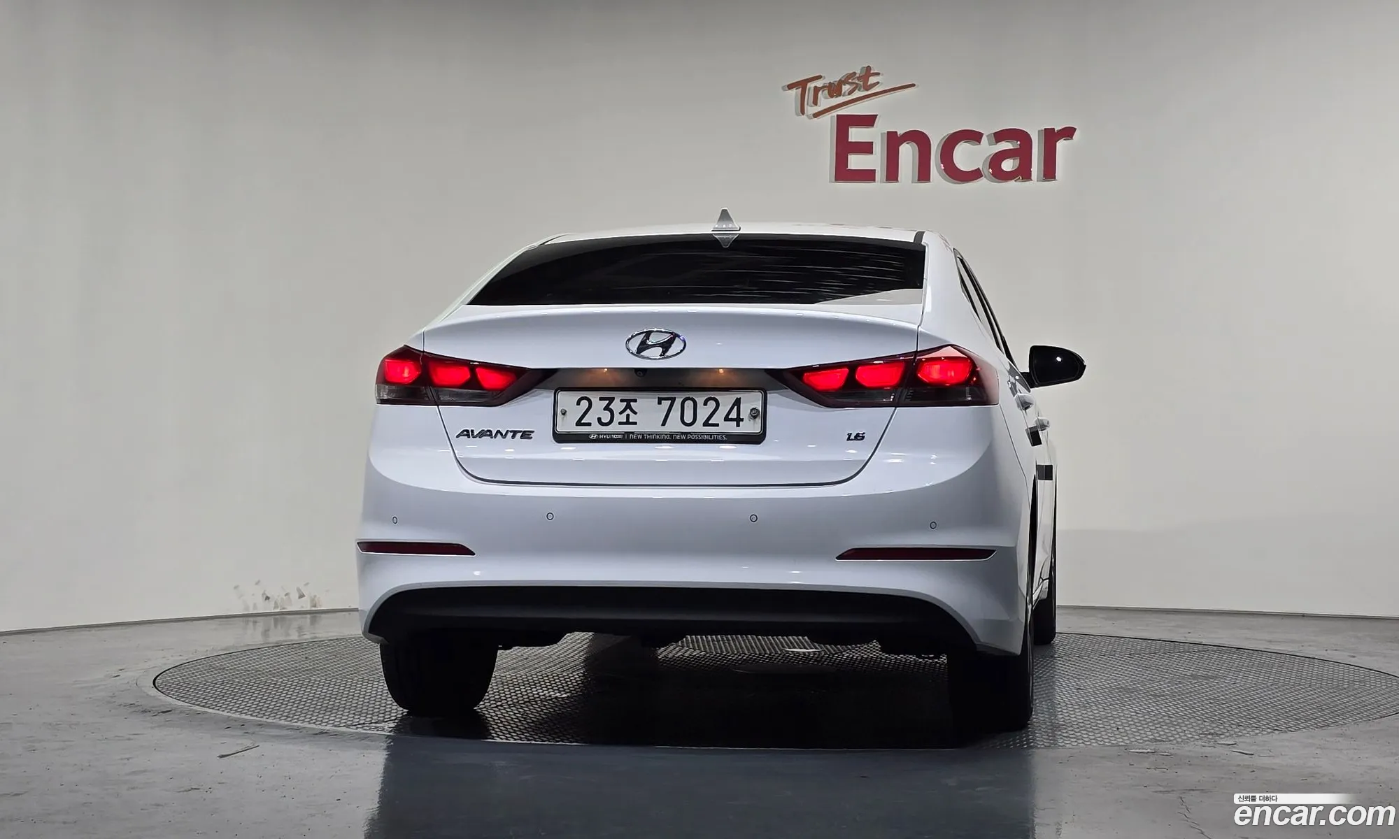 Hyundai Elantra AD 2017 — 23